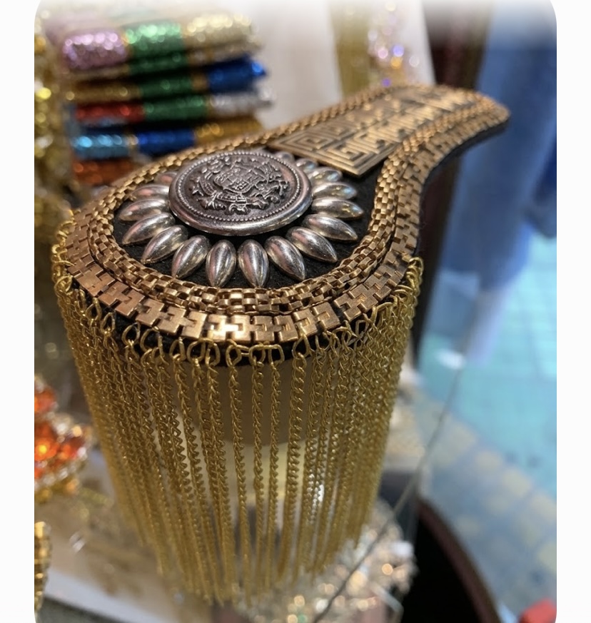 Charreteras u hombreras plata y dorado y negro, cadenas