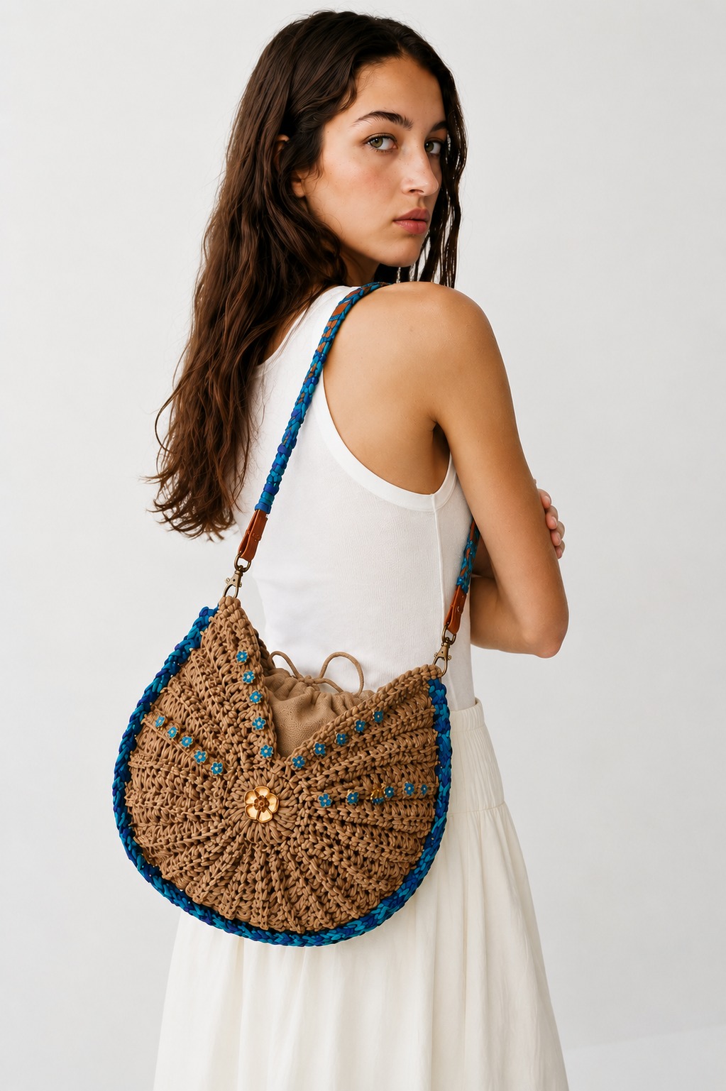 Bolso Media Luna en Rafia Trenzada