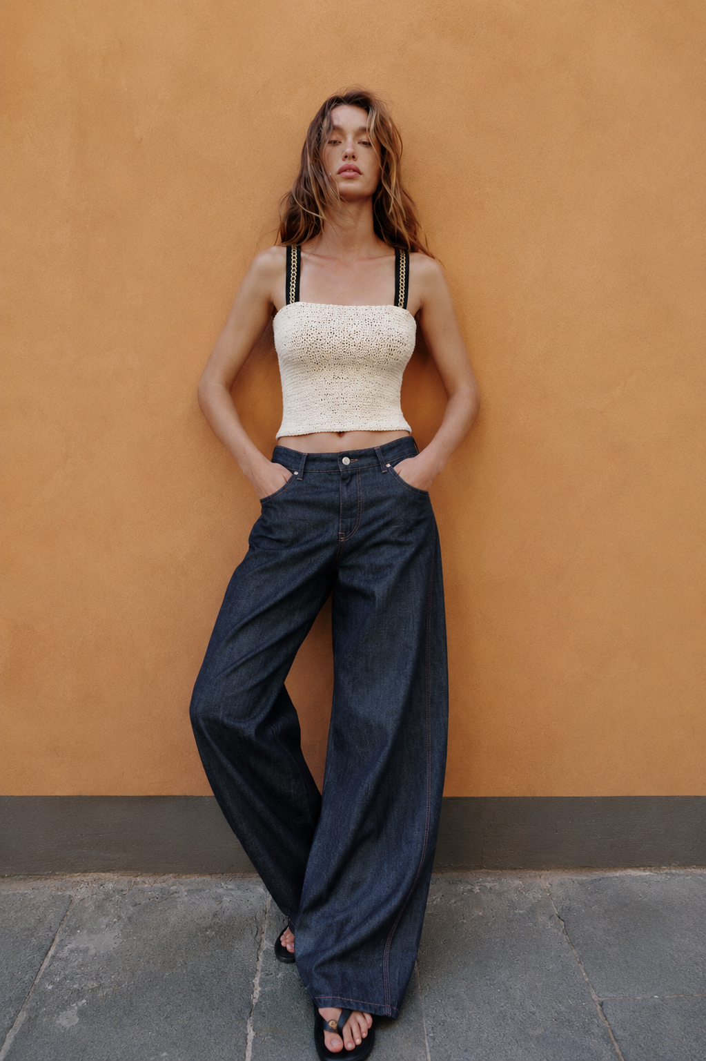 Top Cropped de Crochet con Tirantes de Goma